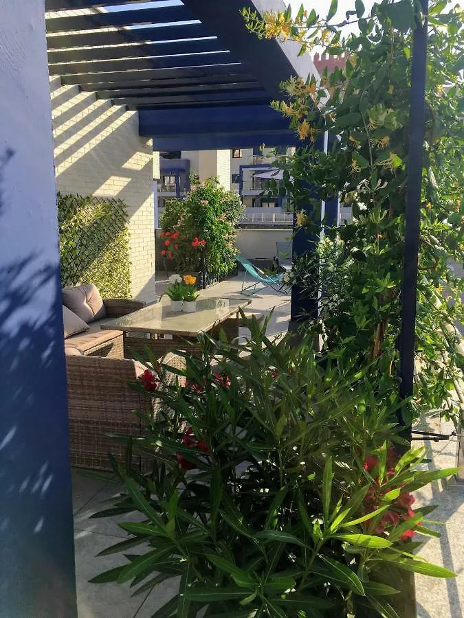 Apartamento Ático de lujo 90m de terraza y jacuzzi privado en Cabria, Almuñecar España